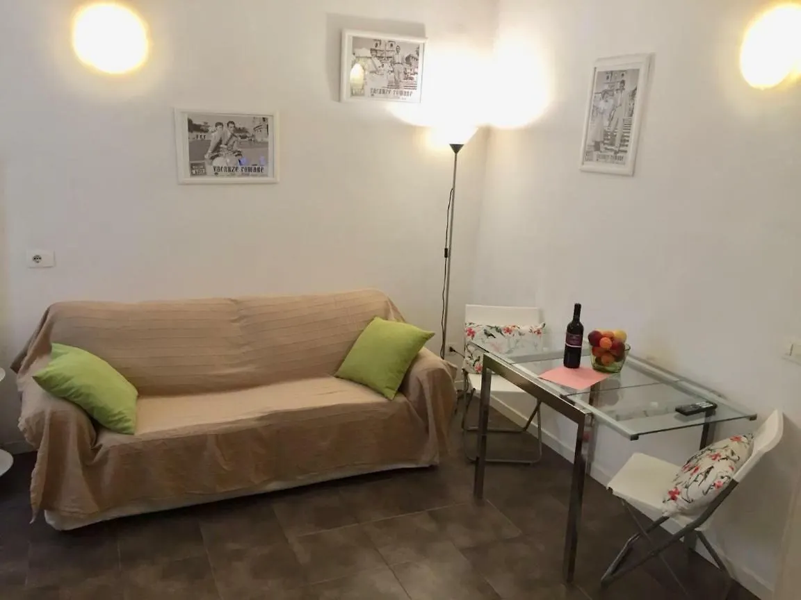 Guest Apartment Monti Roma 0*,